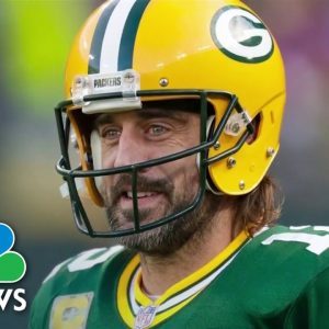 Aaron Rodgers Returns To The Field After Positive Covid Test