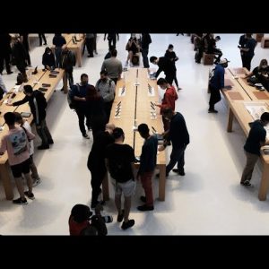 Apple encourages employees to discuss wages and working conditions