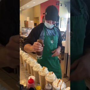 Starbucks Employee Completes Crazy 15 Drink Order | What’s Trending in Seconds | #shorts