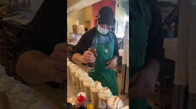 Starbucks Employee Completes Crazy 15 Drink Order | What’s Trending in Seconds | #shorts