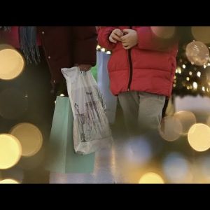 Holiday spending in the U.S. rises at fastest pace in 17 years