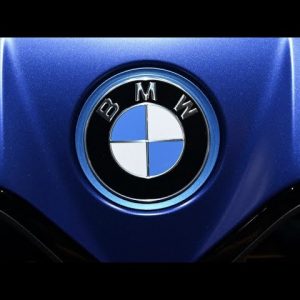 CES 2022: BMW unveils color-changing car, John Deere rolls out driverless tractor, chips stand out